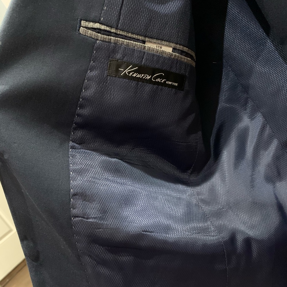 Kenneth Cole Navy blue suit *worn once* - Picture 4 of 8